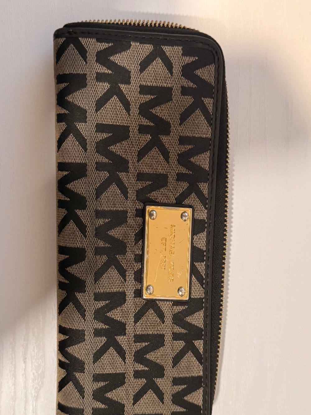 Michael Kors Zip Wallet